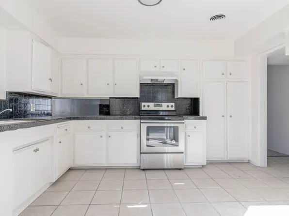 3600 Dana St, 3600-3610 Dana St #3600-B, Bakersfield, CA 93306
