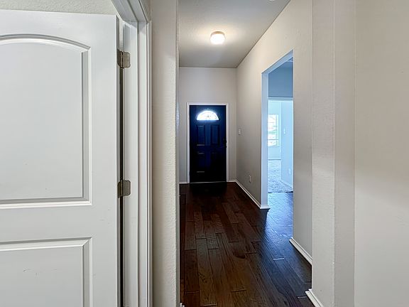 4th image of 122 Finley St
