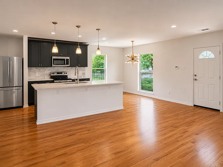 1038 Galloway Ave — Photo 4