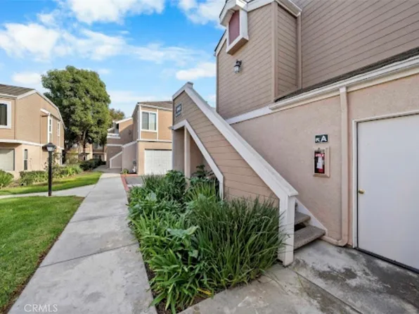10452 W Briar Oaks Dr #203, Stanton, CA 90680