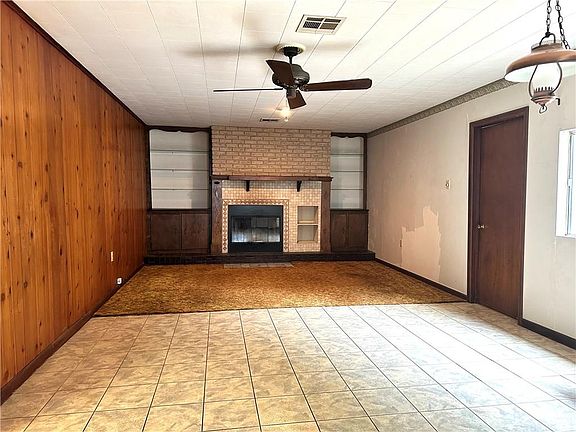 2nd image of 941 Evergreen Dr
