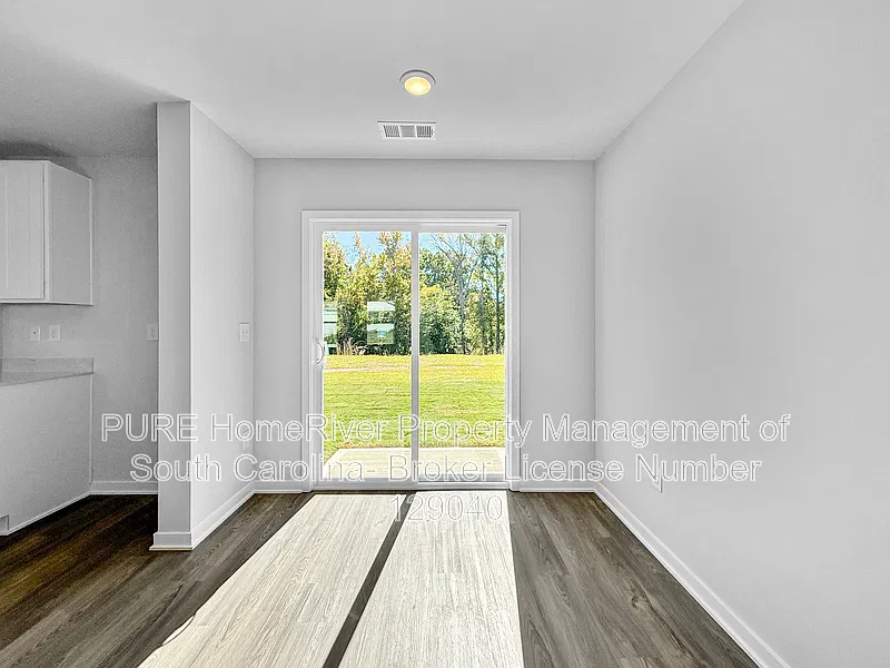 4 bed, 3.0 bath, 1774 sqft, $2,045 — Photo 4