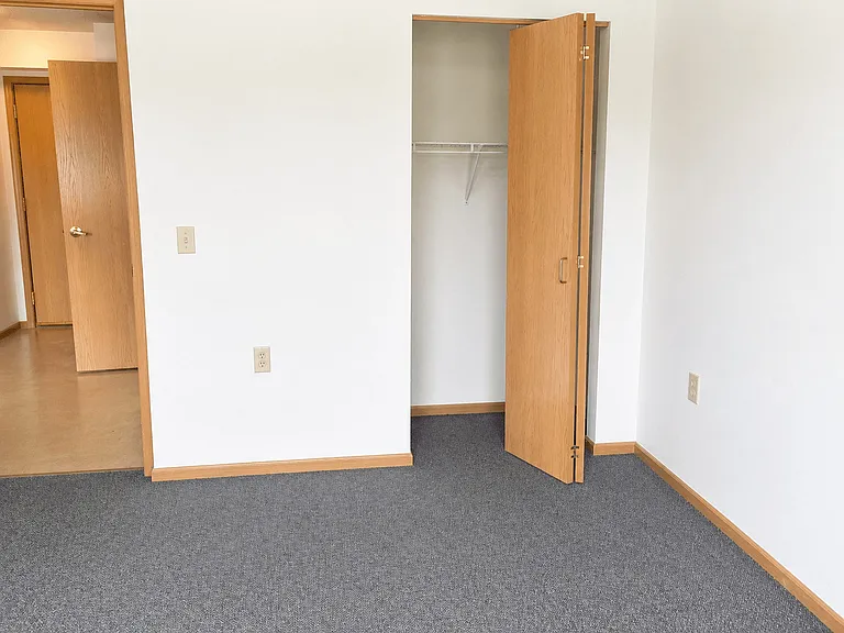 105 Edgewood St — Photo 15