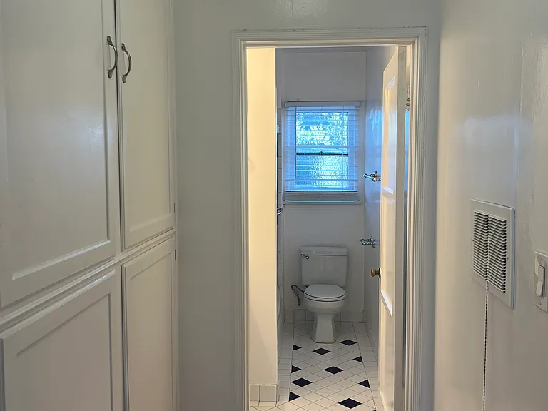 1252 Franklin St #D — Photo 16
