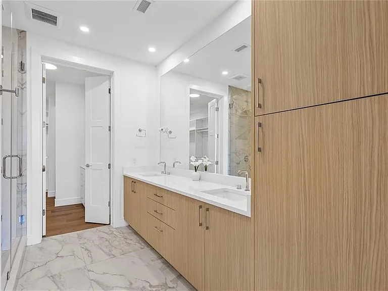 2425 Peachtree Rd NE #503 — Photo 17