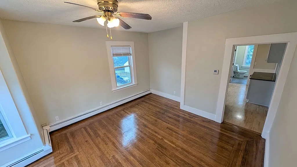 2 bed, 900 sqft, $2,200 — Photo 4