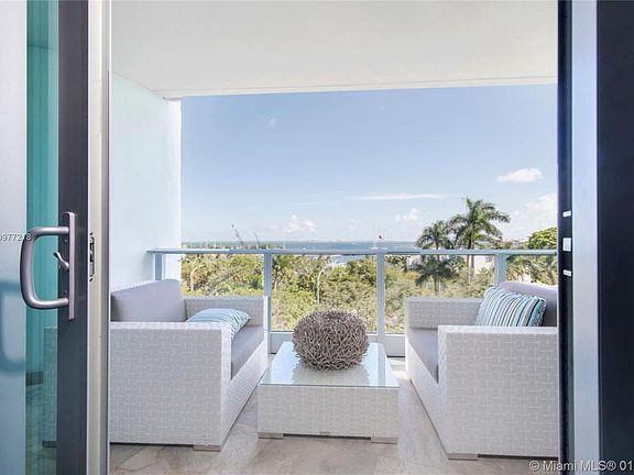 2nd image of 2627 Bayshore Dr #705