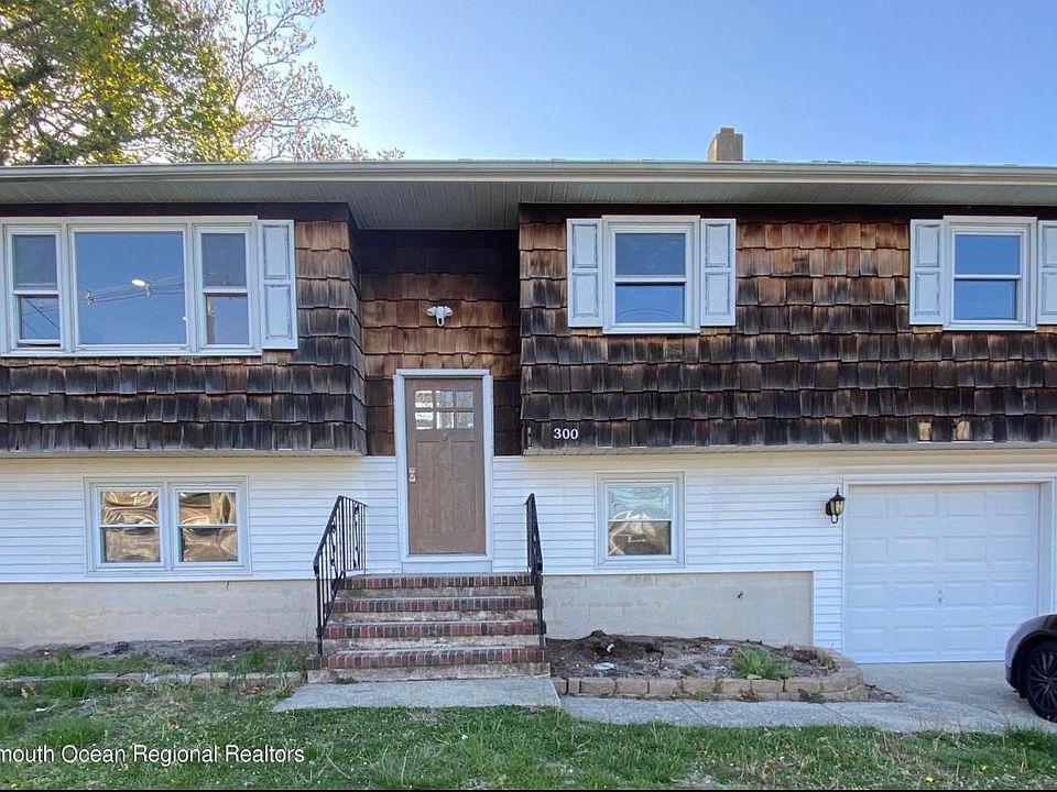 1st image of 300 Beachwood Blvd