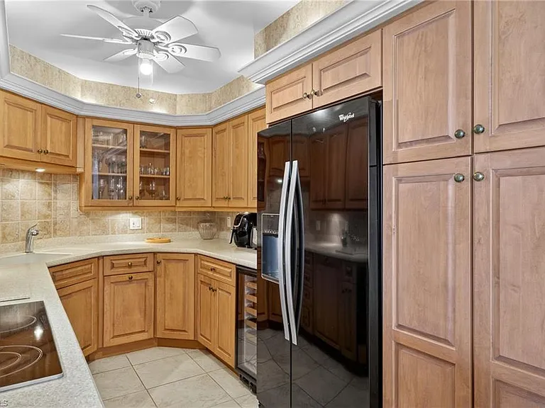 4001 Gulf Shore Blvd N #303 — Photo 11