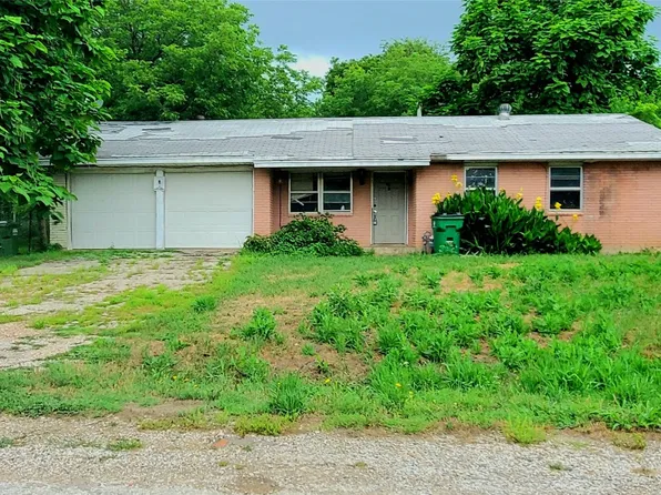 417 Denton St, Howe, TX 75459