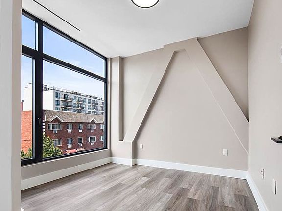 4th image of 2809 Tilden Ave #1B