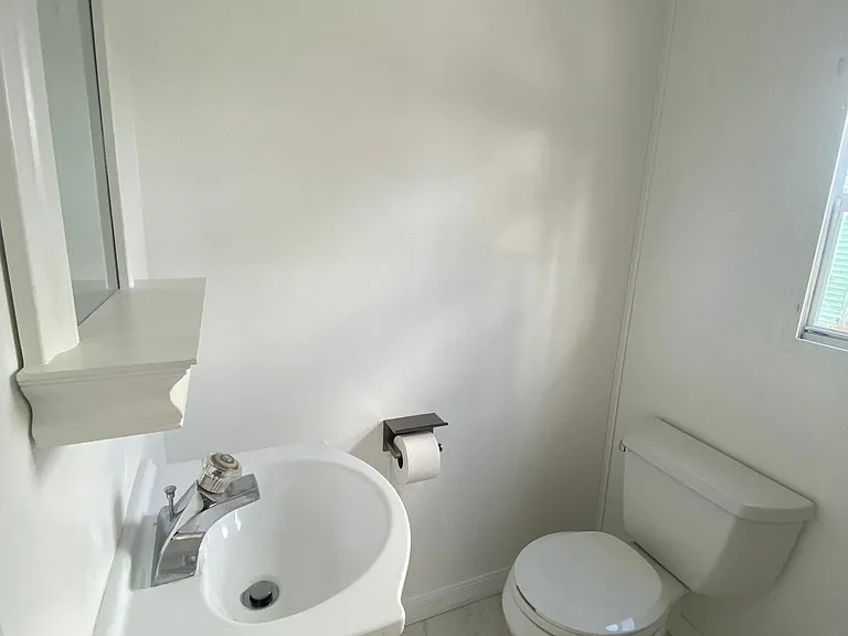 1823 SW College St — Photo 5