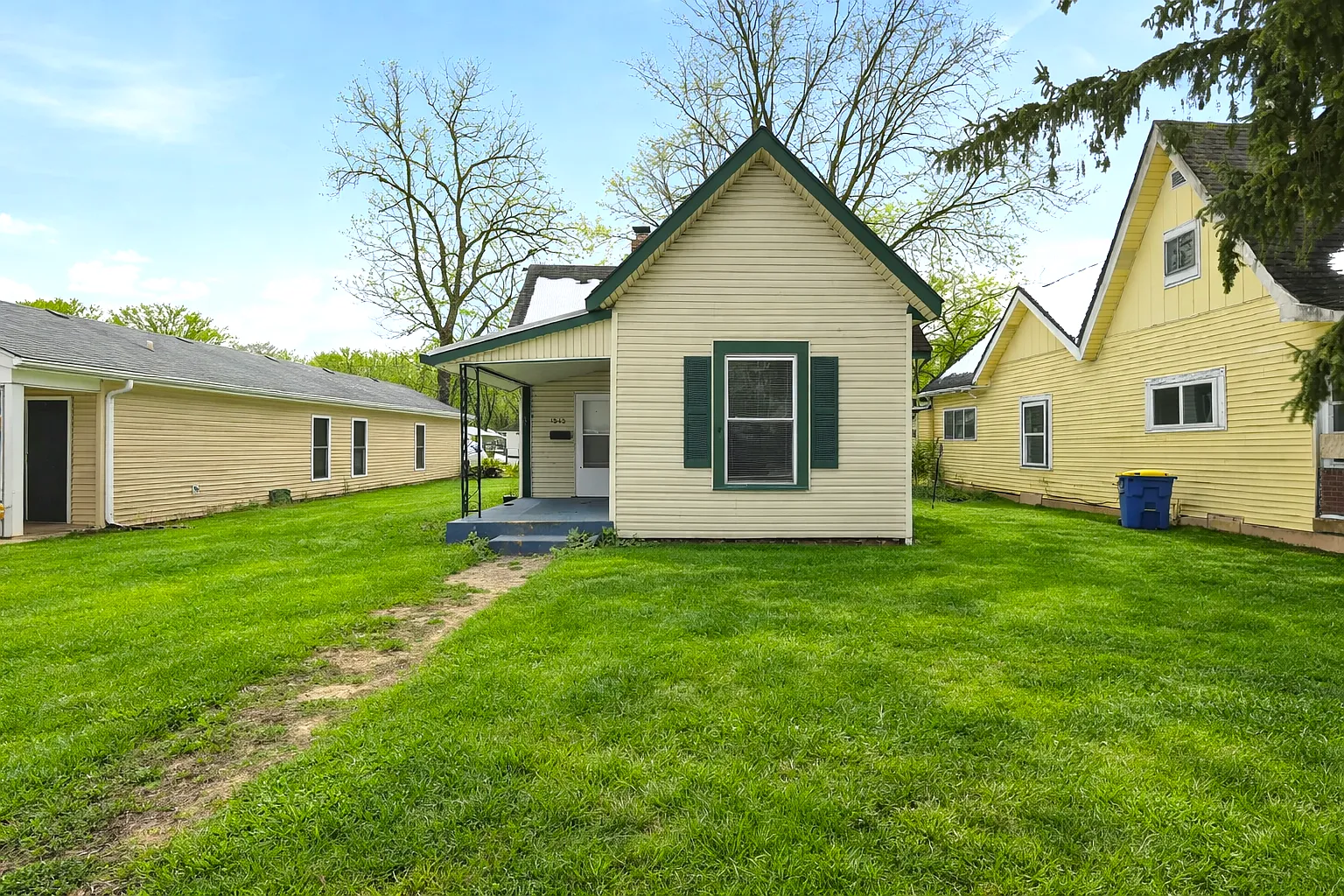 1343 Edgemont Ave photo 1
