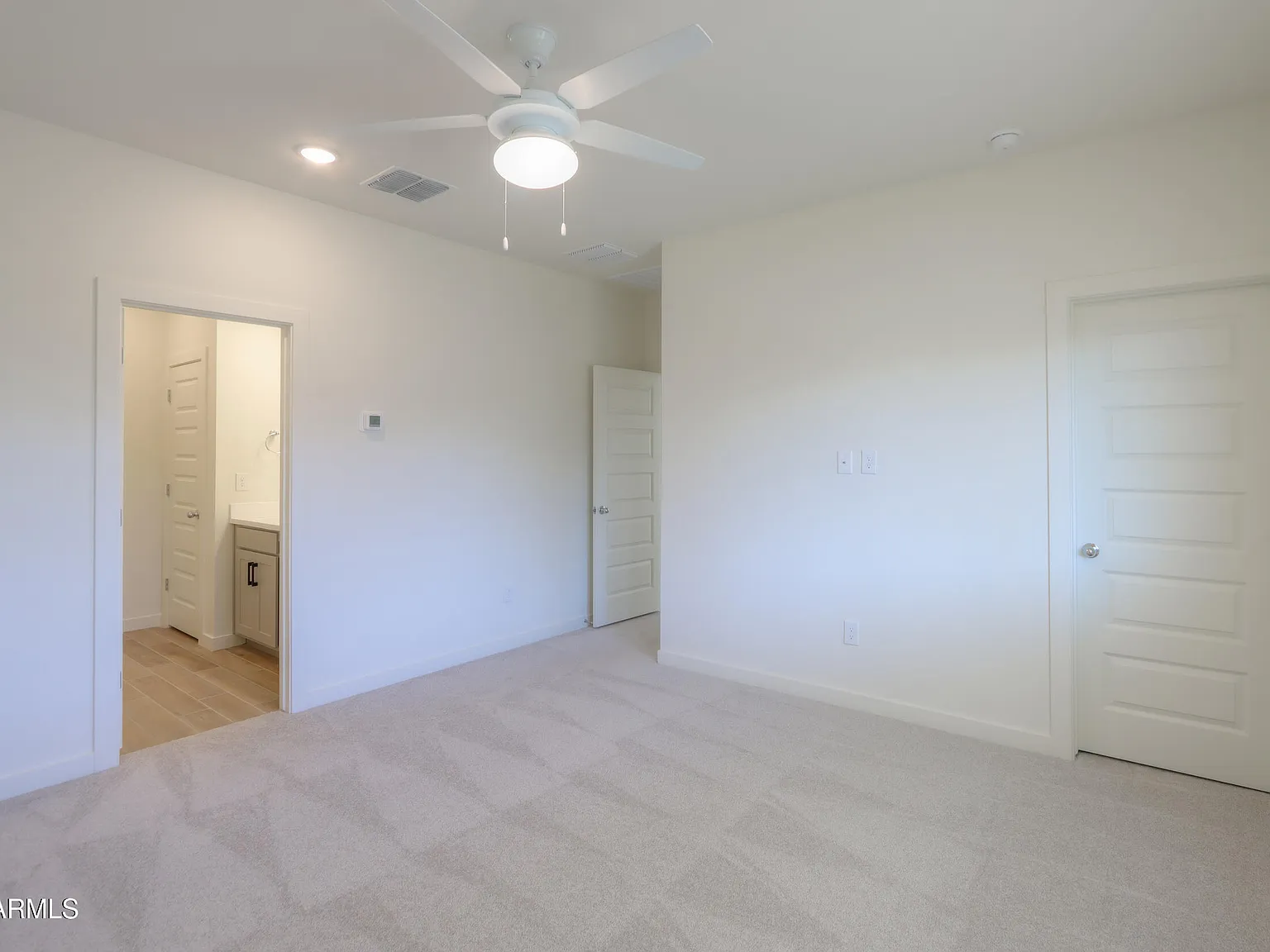 5 bed, 3.0 bath, 2050 sqft, $2,200 — Photo 4