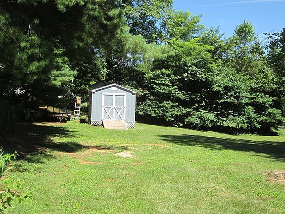2nd image of 110 Woodbine Dr