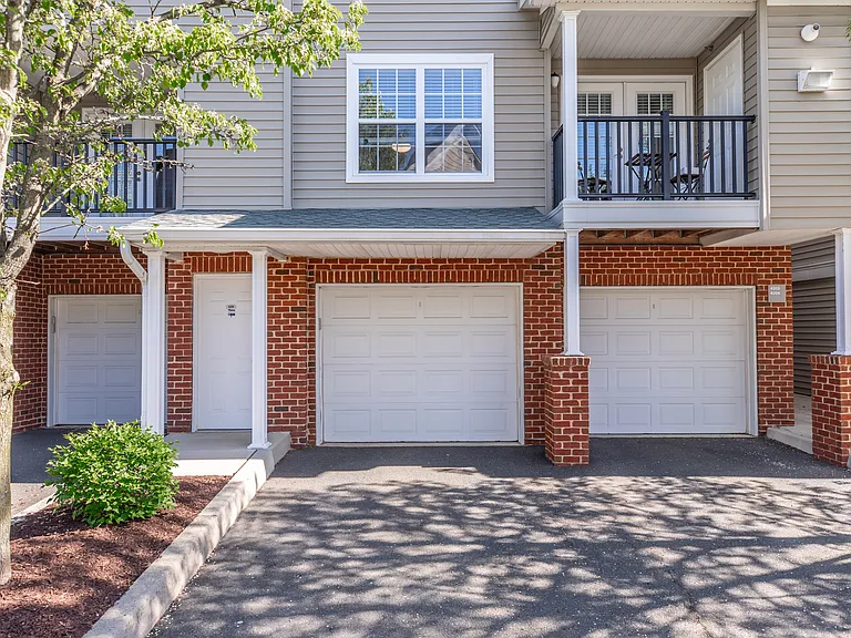 Huntington Townhomes — Photo 28