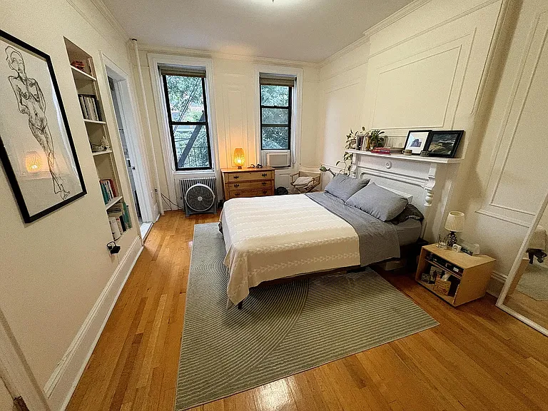 418 4th St #3 — Photo 2