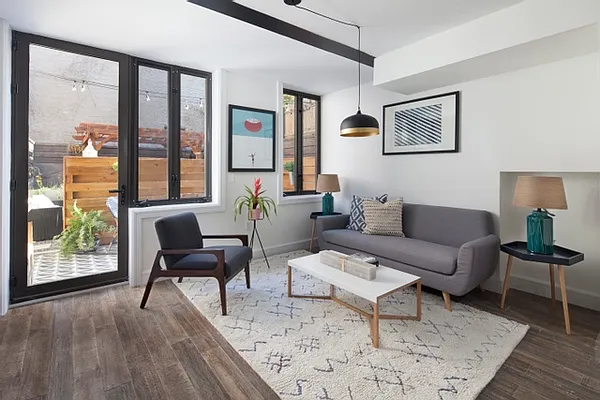 Rented by EXR | media 13