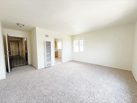 4th image of 3772 41st St APT 6