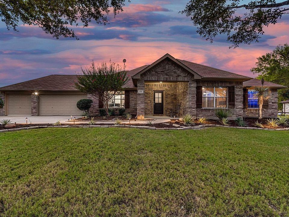 1st image of 208 Cimarron Meadows Dr