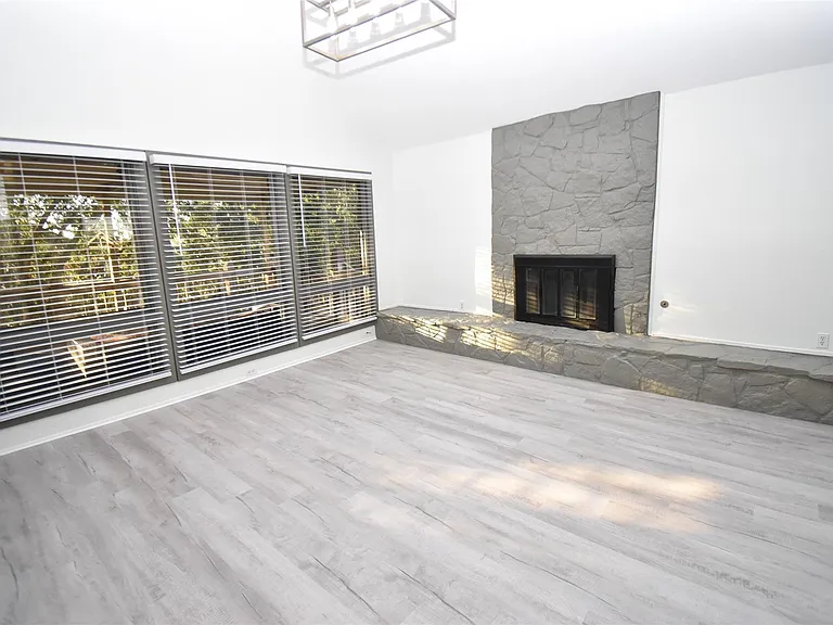82 Harbor Ln — Photo 4