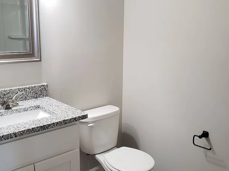 610 Commerce St #22 — Photo 5