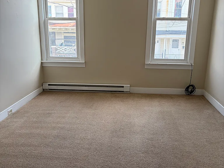 1614 W Market St — Photo 3