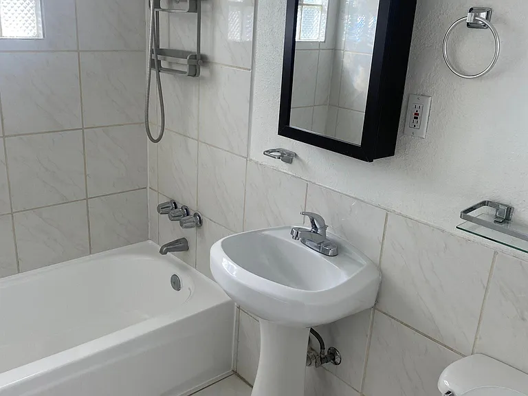 545 Washington Blvd #1 — Photo 9