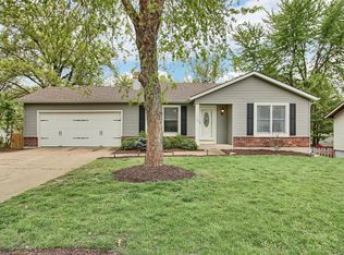 210 Birchleaf Dr, Saint Peters, MO 63376