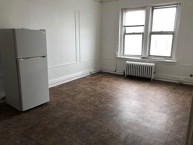 2nd image of 315 W Broadway APT 3M