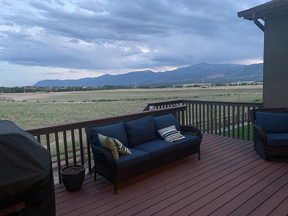 Large deck with gas grill