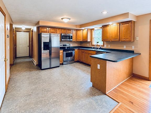 3rd image of 99 Turner Ln
