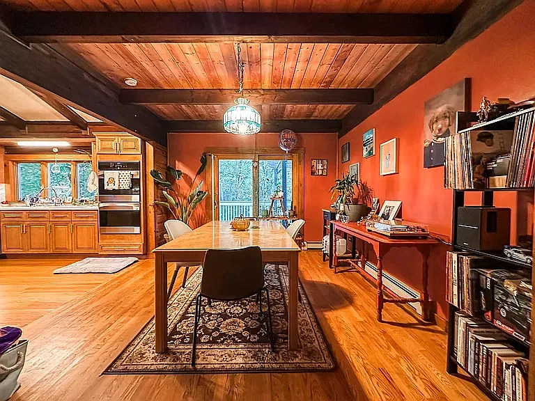 310 Salem St — Photo 24