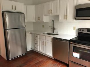 11 E Perry St APT B, Savannah, GA 31401