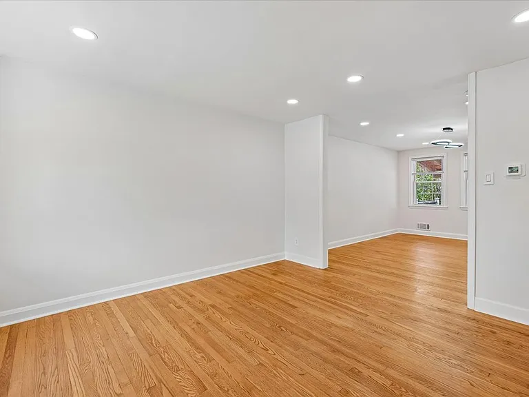 1612 Hardwick Rd — Photo 6