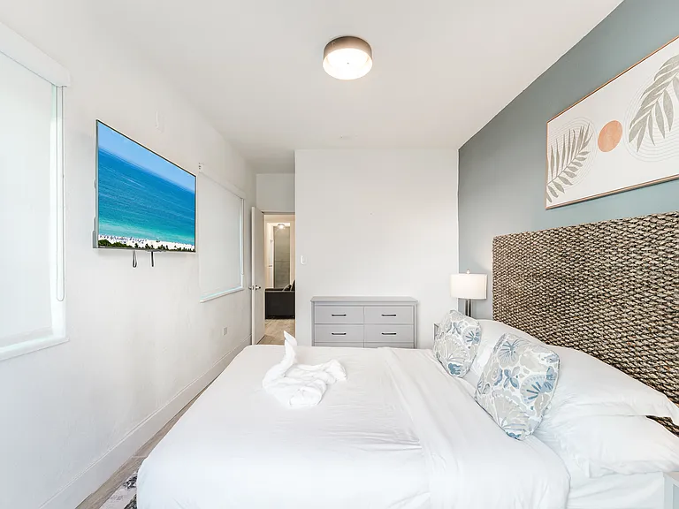 7842 Abbott Ave #7 — Photo 6