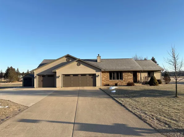 W9330 Amber Ln, Clintonville, WI 54929