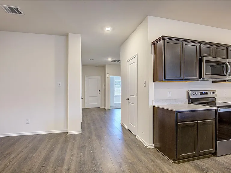 2912 Wooten Trl — Photo 5