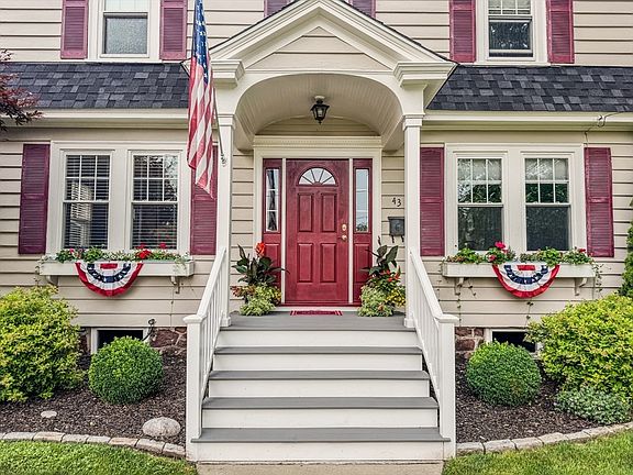 4th image of 43 Madison Cir