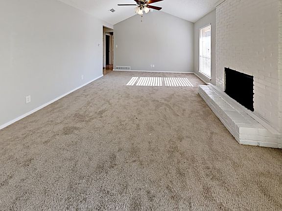 2nd image of 1413 Pinehurst Dr