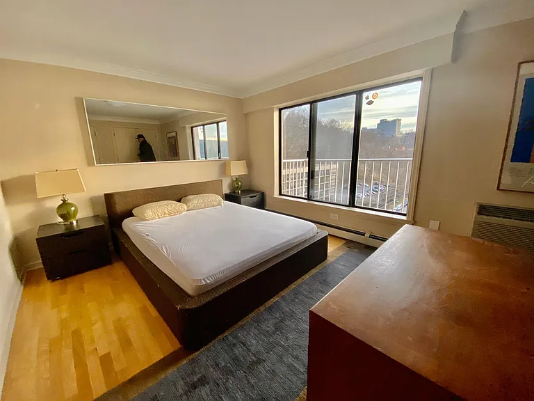 1155 Warburton Ave #12G — Photo 9