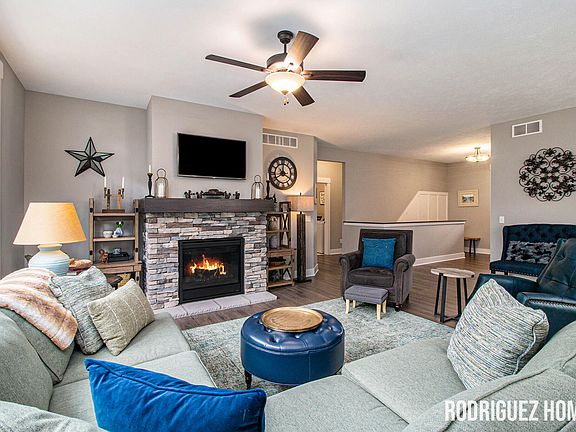 5th image of 1348 Olde Evergreen Way