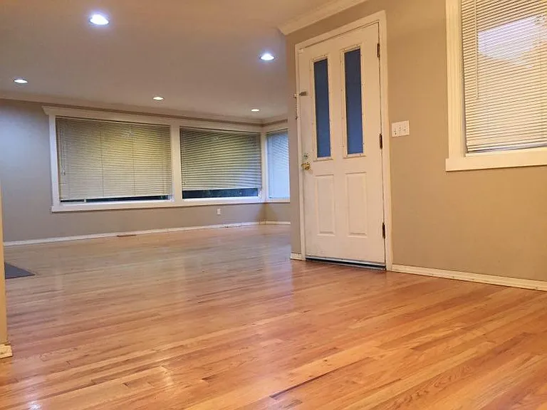 8606 Sloan Dr — Photo 3