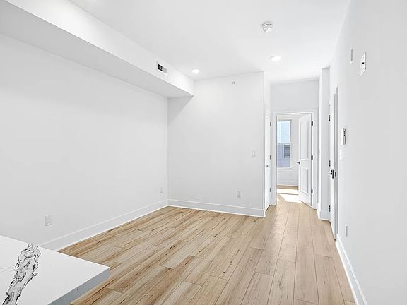 3rd image of 2524 Cecil B Moore Ave #3