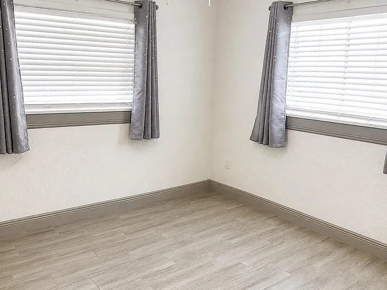 907 Antigua Ave — Photo 19