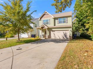 3889 Crestwell Cove Ct, Winston Salem, NC 27103