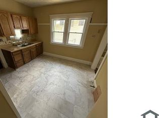 12704 Gruss Ave #UP, Cleveland, OH 44108