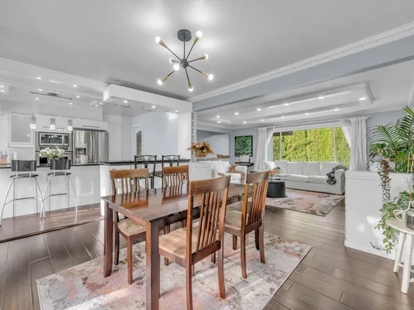 4380 Woodcrest Rd, West Vancouver, BC V7S 2W1