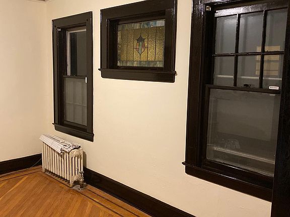 4th image of 185 Ellery Ave #1