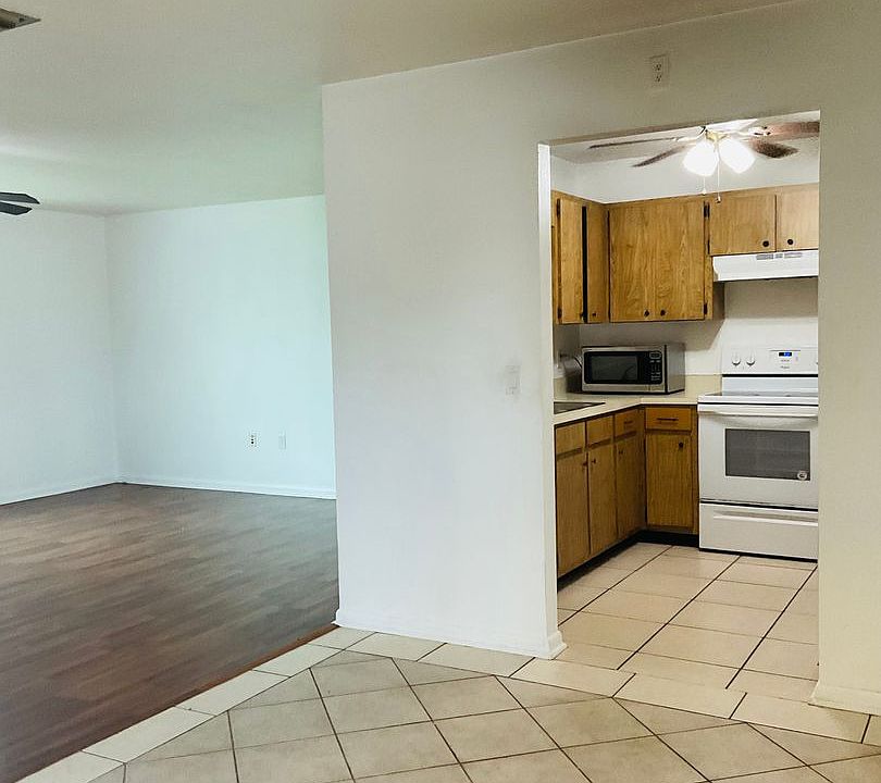 1st image of 1232 SE 8th St APT 2